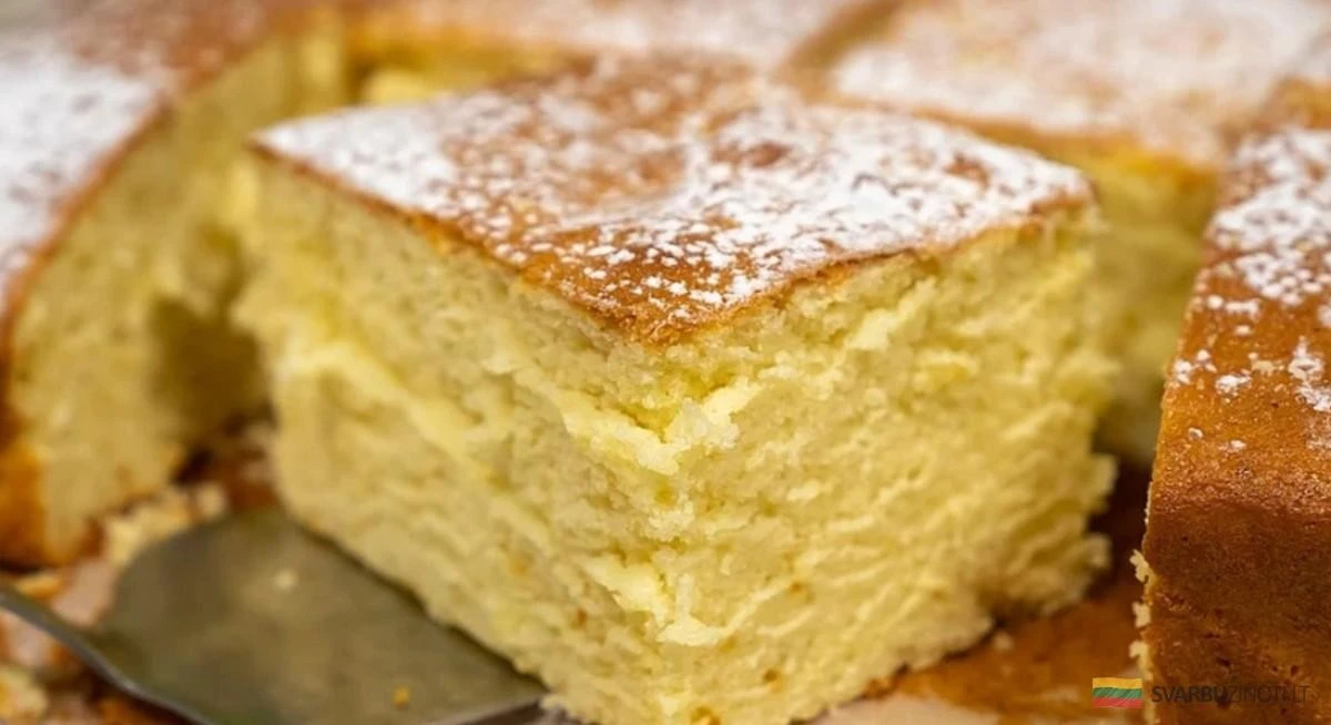 Gorący mleczny placek. Smakuje wybornie. Prosty i pyszny
