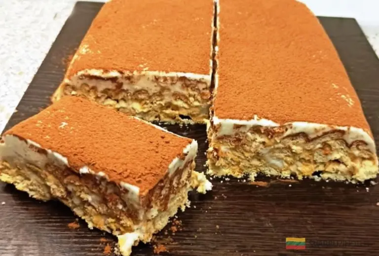 Proste ciasto z krakersów: Magia bez pieczenia, która odmieni Twoje desery
