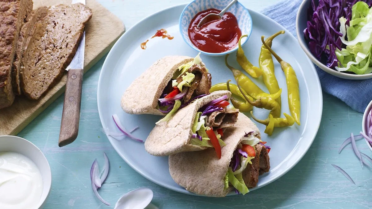 Zimowy kebab z Srirachą i chińskim marynatą: Sekret smaku, który rozgrzeje Cię od środka - image 1