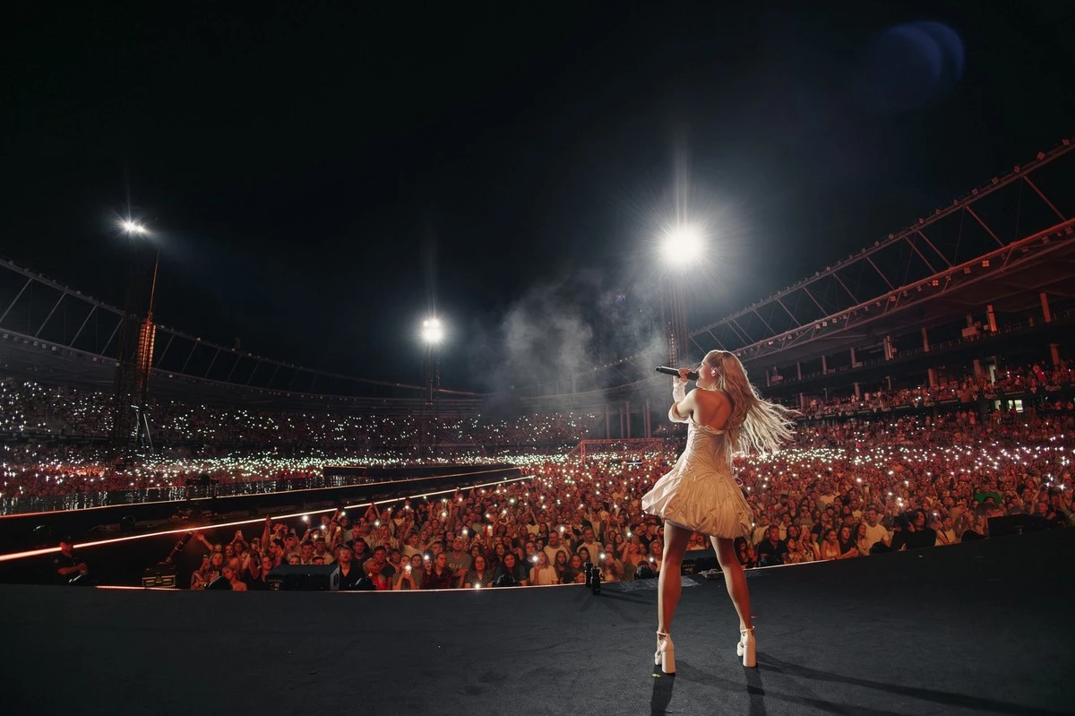 Jessica Shy dała największy koncert plenerowy – tysiące fanów zebrało się pod sceną - image 1