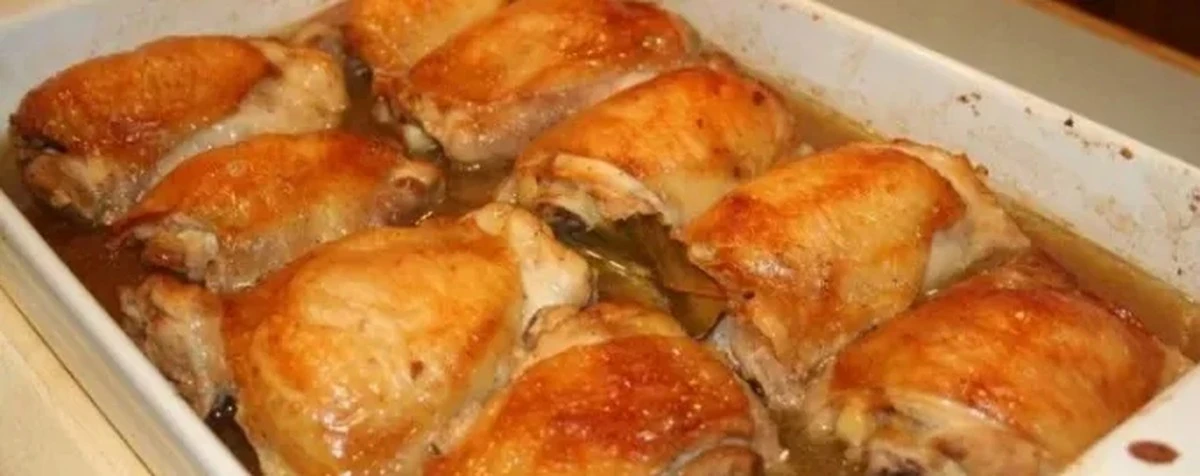 Kurczak ze śliwką: sekretny składnik, który zmieni Twoje spojrzenie na pieczone udka