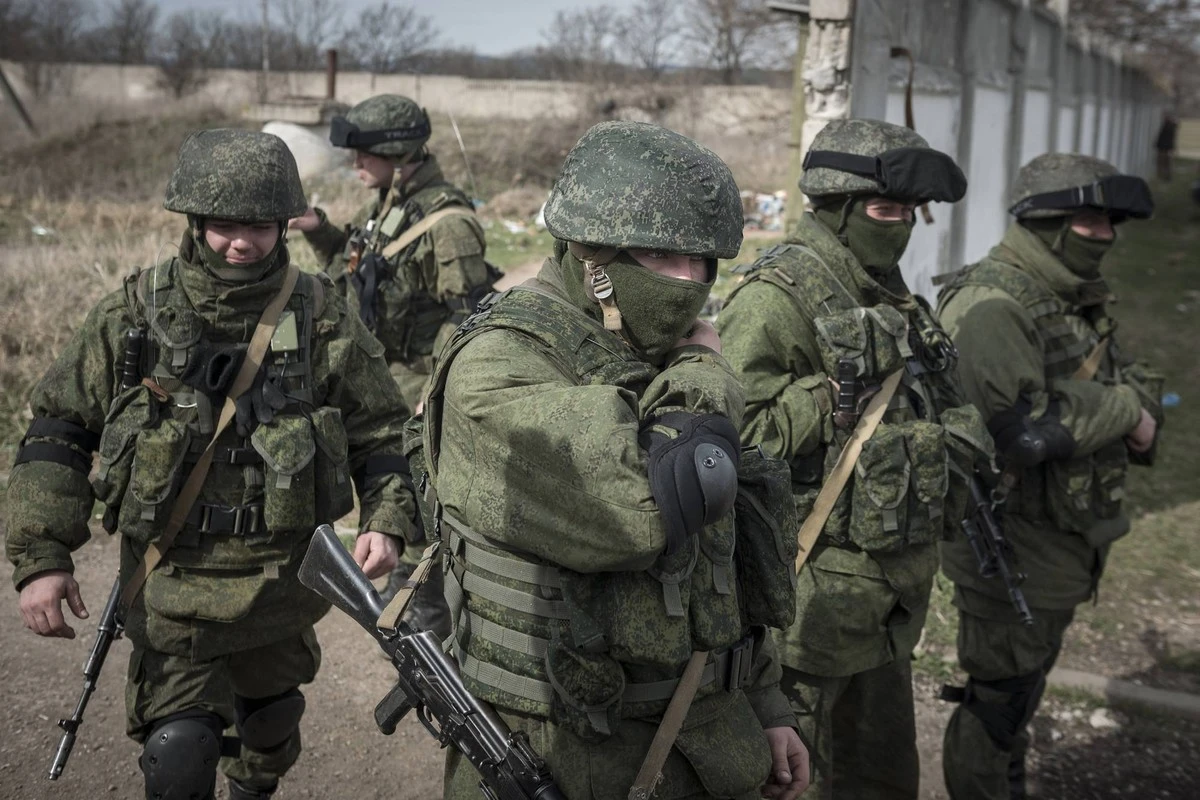 Niezidentyfikowani żołnierze przy granicy z Estonią: Czy Rosja testuje reakcję NATO? - image 1