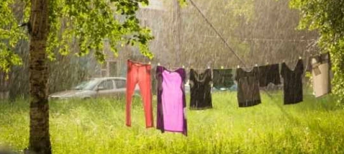 Woda deszczowa do prania? Dlaczego ubrania są miększe i rachunki niższe.