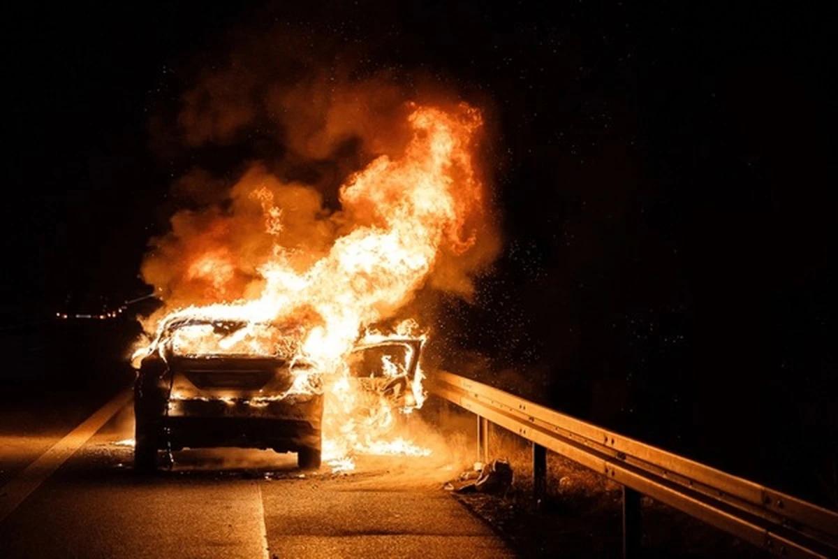 BMW w płomieniach po opuszczeniu serwisu: niespodziewana przyczyna zadymienia - image 1