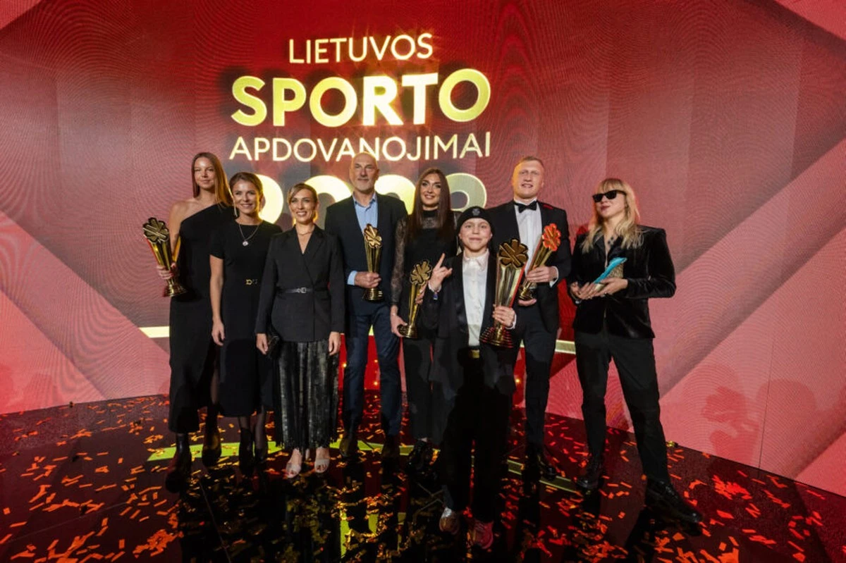 Niezwykłe oświadczyny na scenie: romantyczna chwila, która wzruszyła widownię - image 1