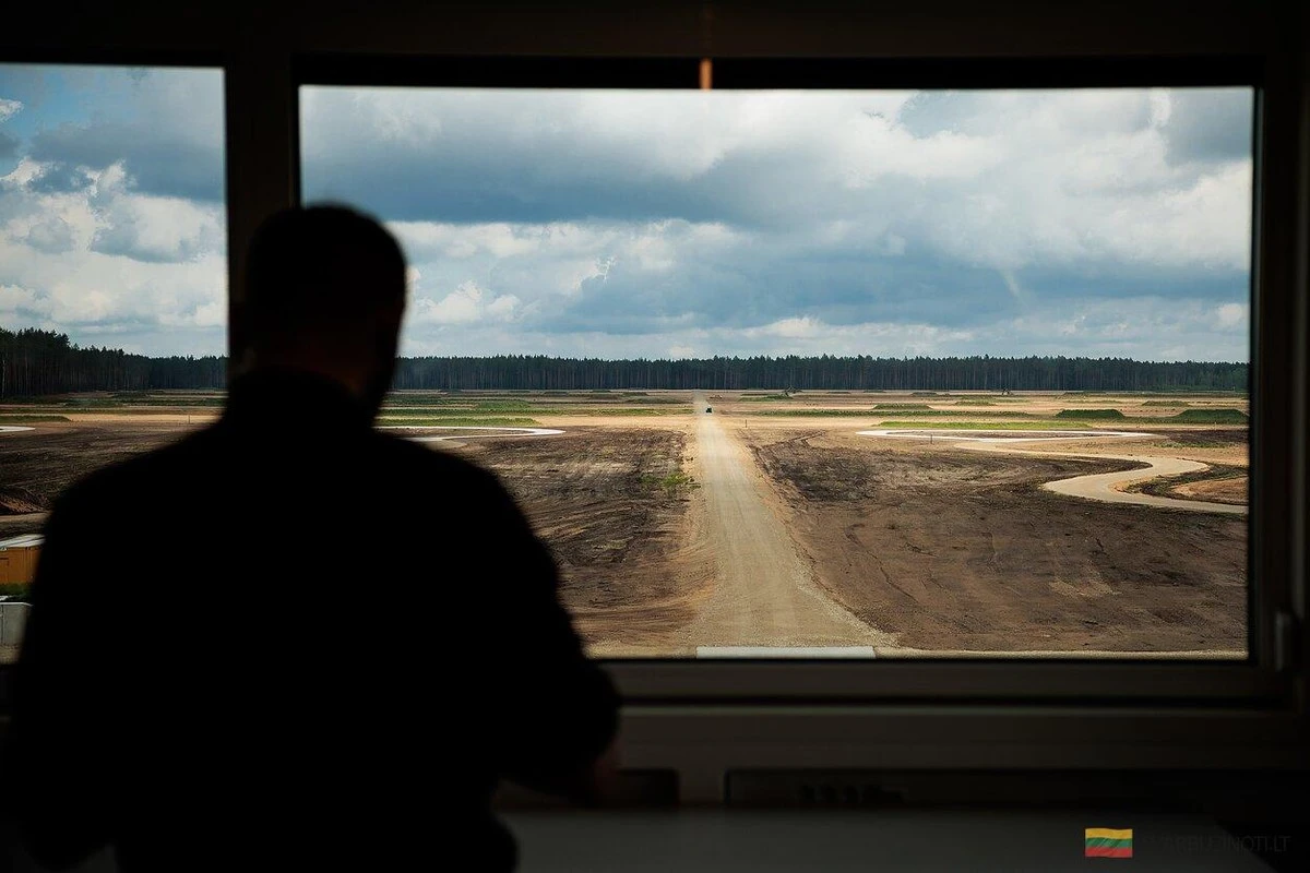 Pod lupą: Dlaczego droga do poligonu w Rūdninkach wymaga ekspertyzy za miliony?