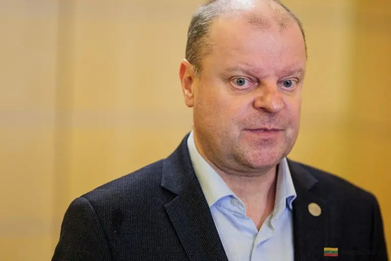 W sondażu zaufanie do Skvernelisa spadło, socjaldemokraci liderem